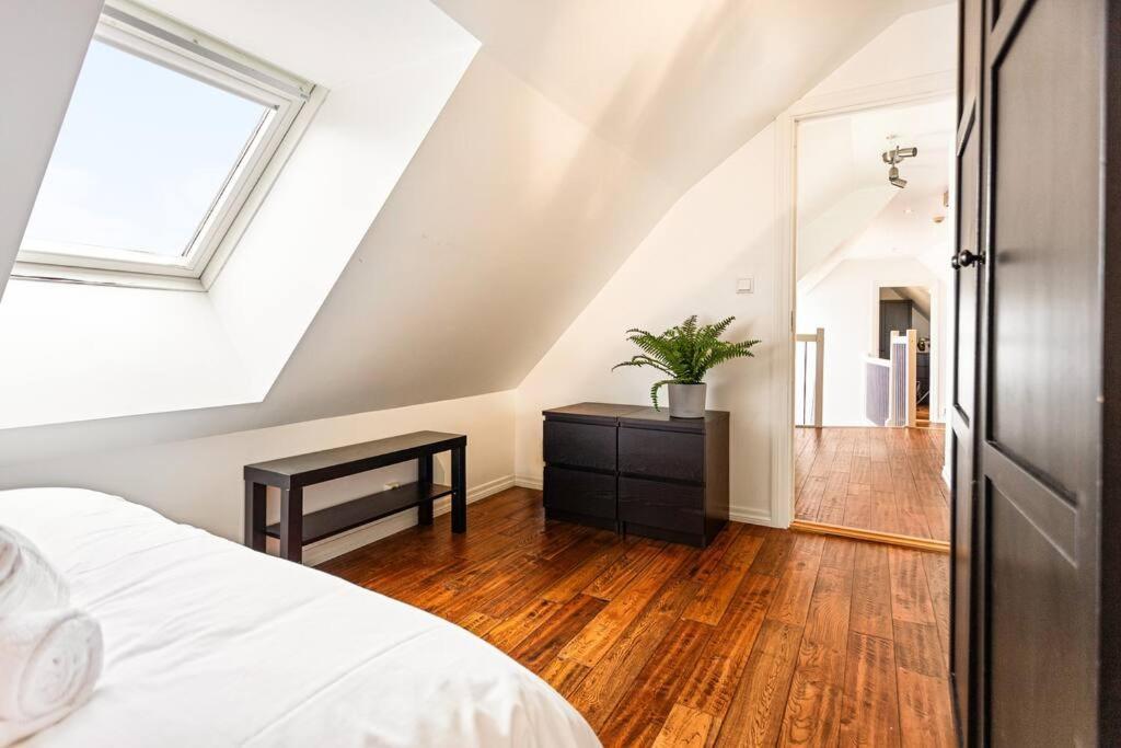 Apartment Large Seafront Penthouse With Four Bedrooms! Bergen