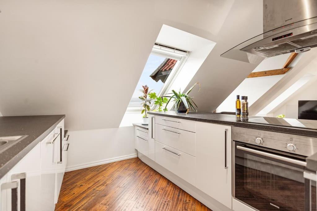 Apartment Large Seafront Penthouse With Four Bedrooms! Bergen