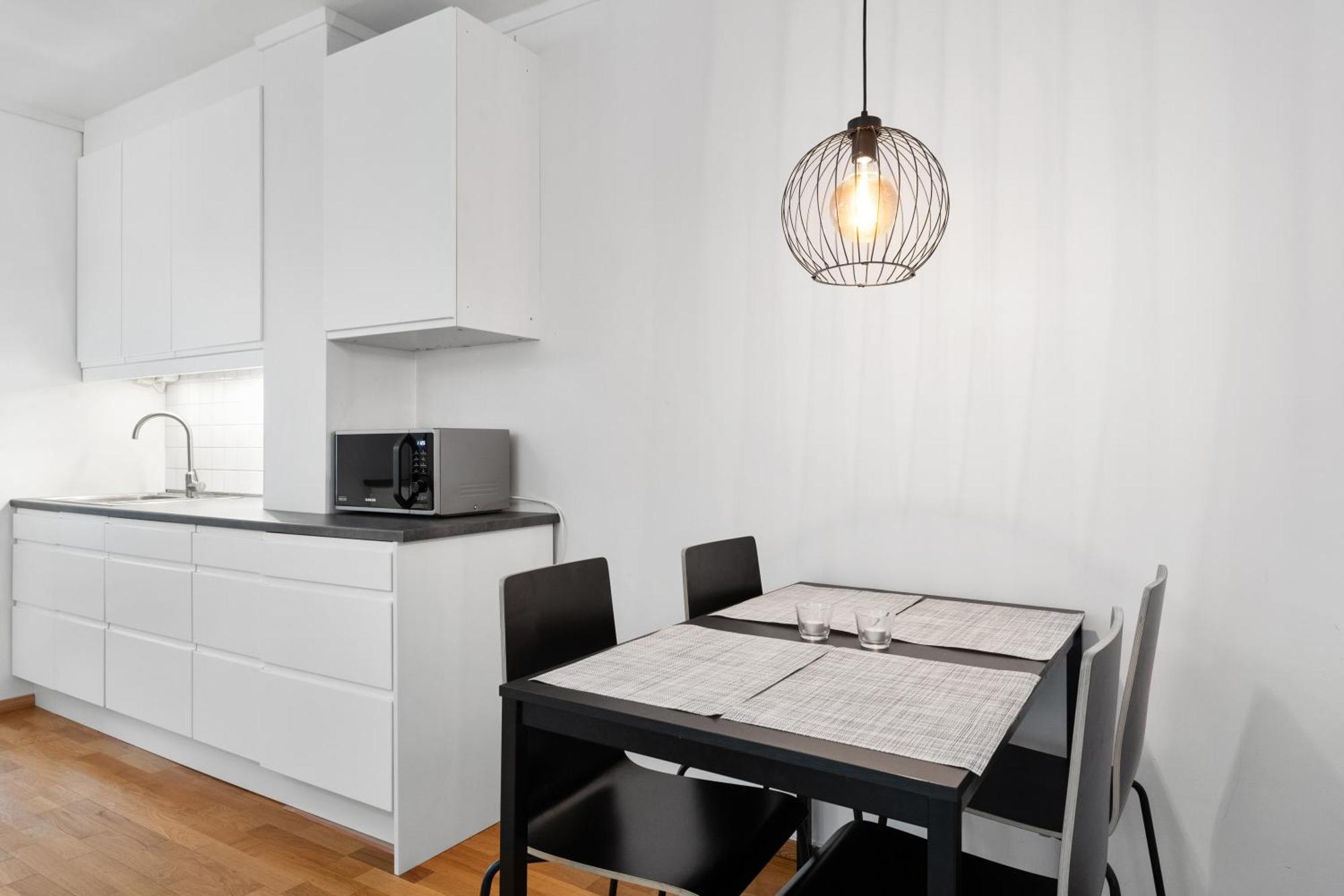 Bak Bryggen, Moderne Leilighet 2 Soverom Med Balkong Apartment