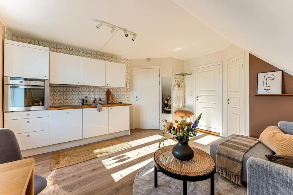 Cozy & Modern Apt In Historic Area Of Bergen!