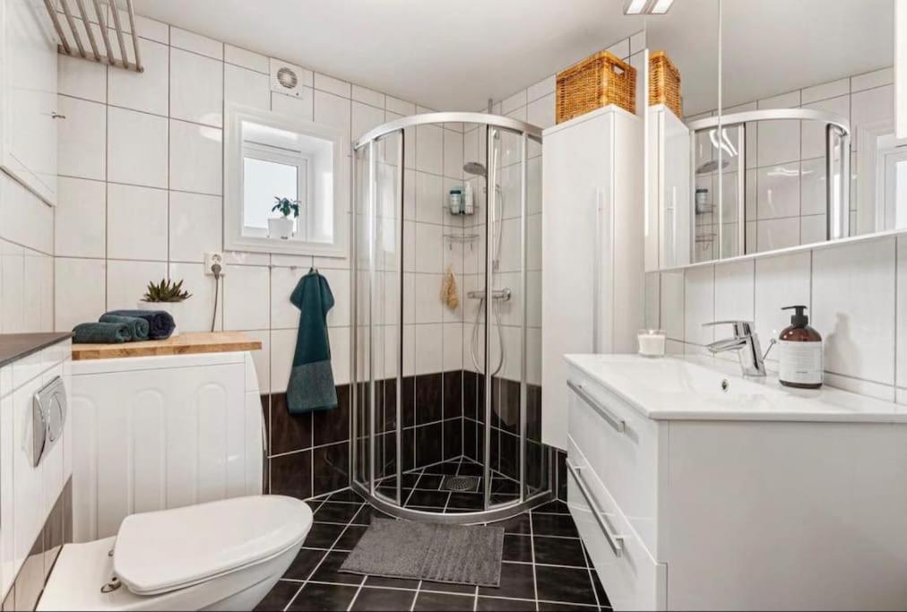 Cozy & Modern Apt In Historic Area Of Bergen! Apartment *