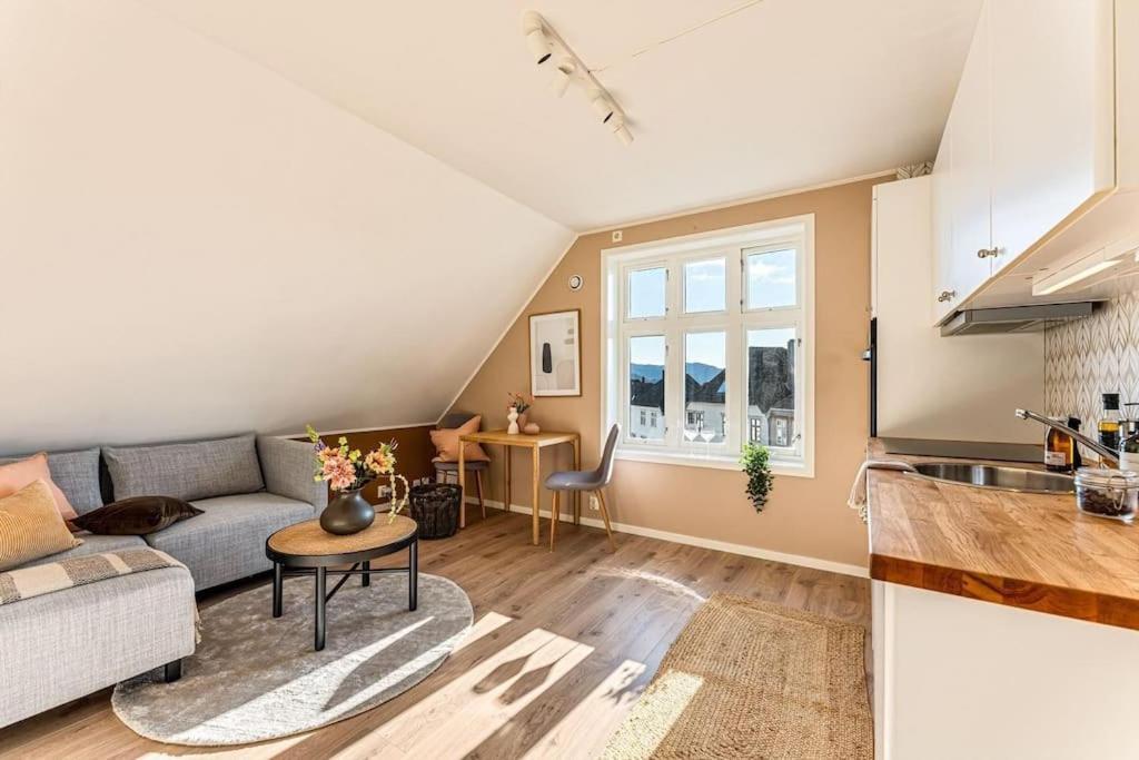 Apartment Cozy & Modern Apt In Historic Area Of Bergen! Bergen