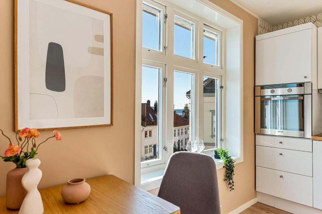 Cozy & Modern Apt In Historic Area Of Bergen! *