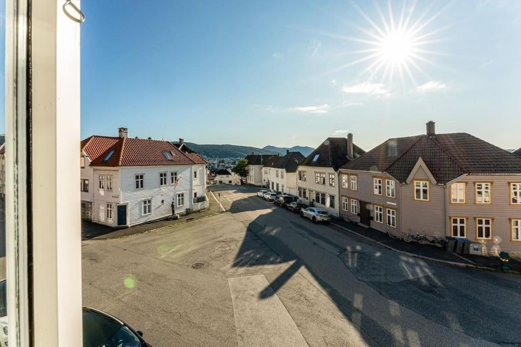 Cozy & Modern Apt In Historic Area Of Bergen!