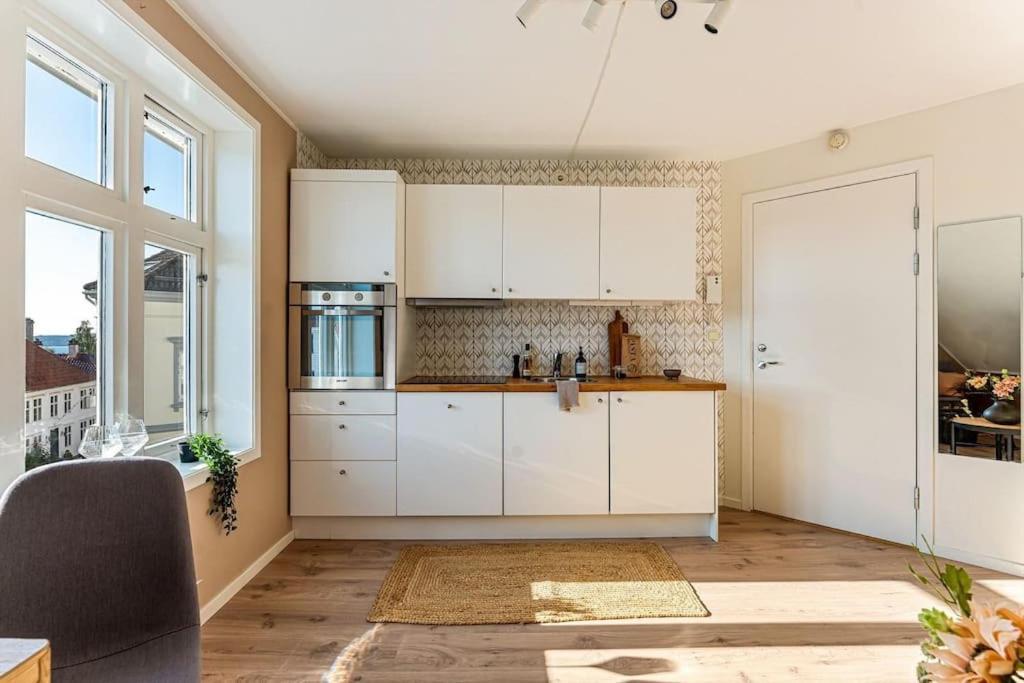 Apartment Cozy & Modern Apt In Historic Area Of Bergen! *