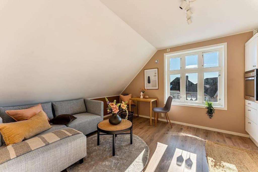 Cozy & Modern Apt In Historic Area Of Bergen! Apartment *