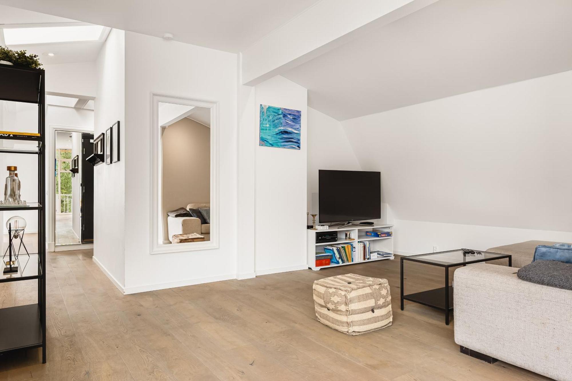 Apartment Dinbnb I Top-floor With 3x Workspaces I 350m To Harbour