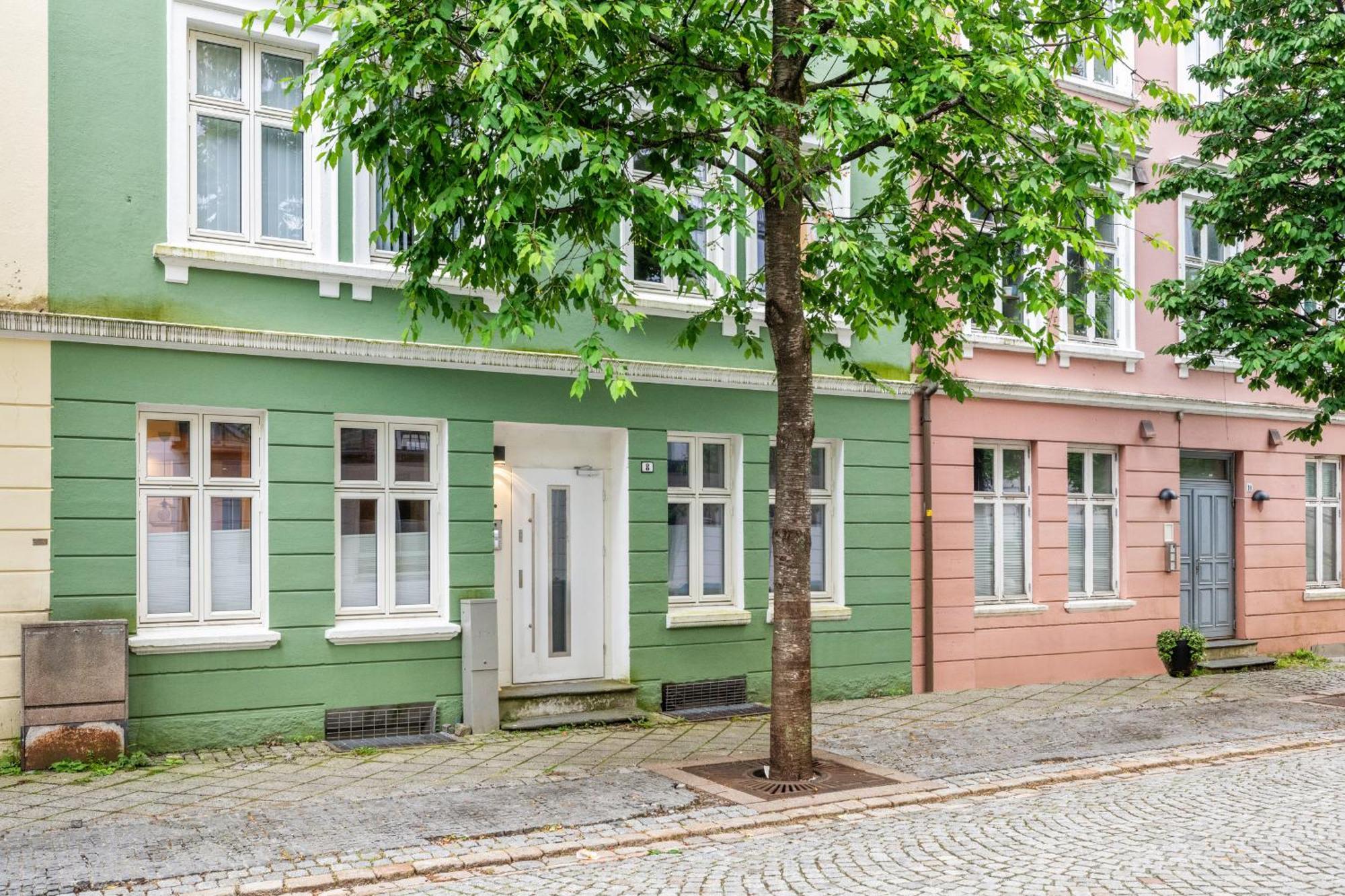 Roomsly I Next To Bryggen With Balcony Apartment