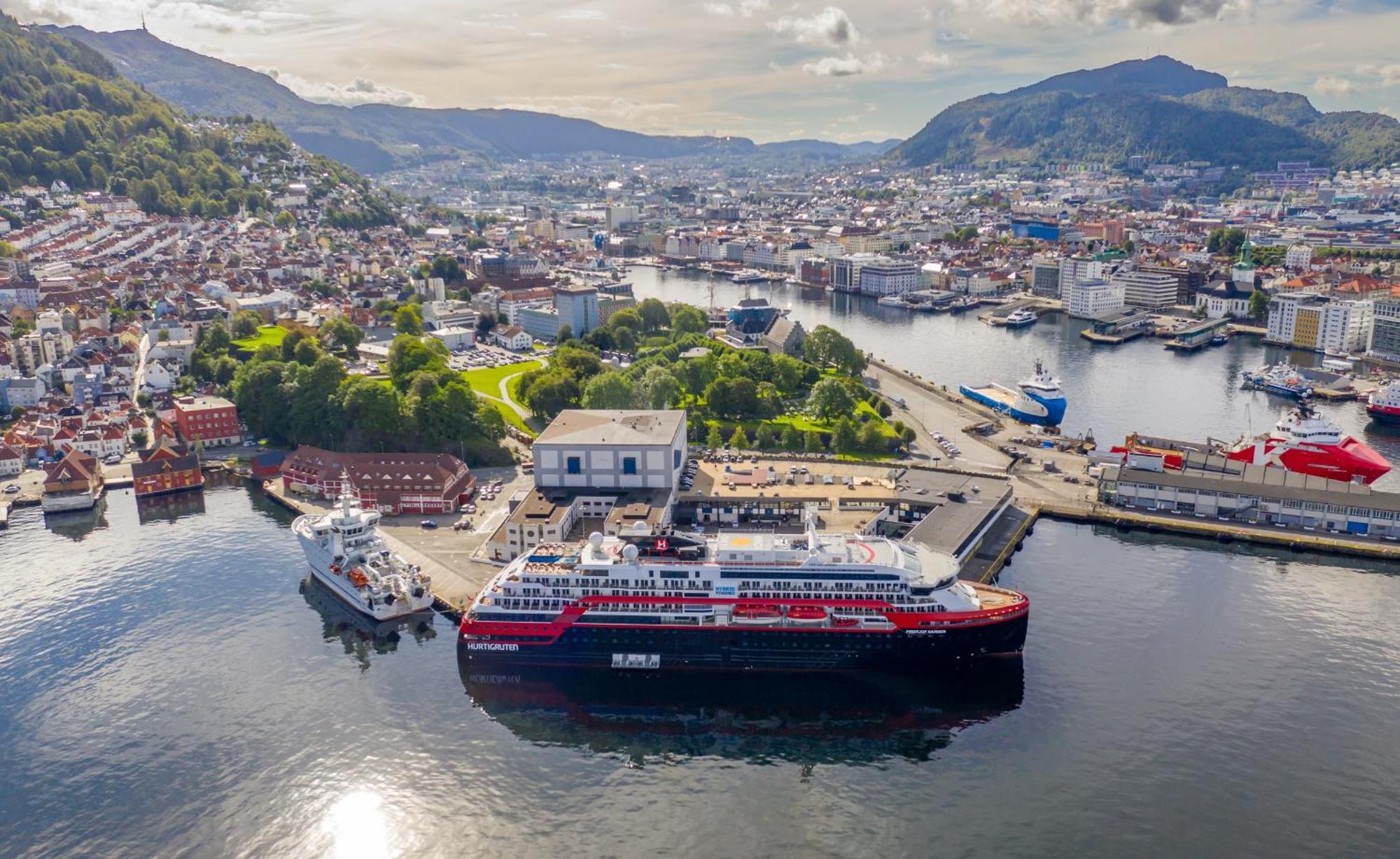 Roomsly I Next To Bryggen With Balcony Apartment Bergen