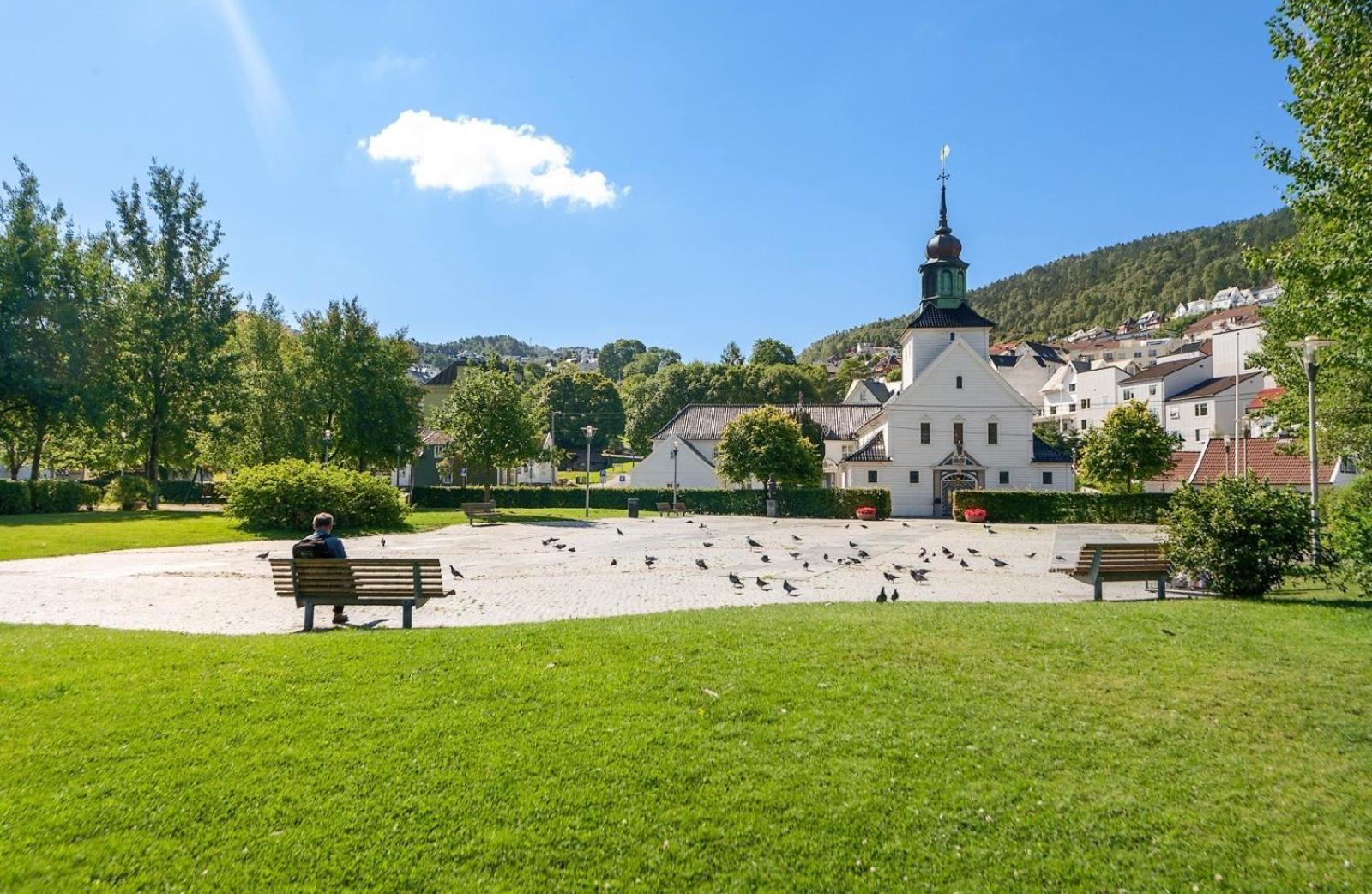 Walking Distance To Center With Private Parking Apartamento Bergen