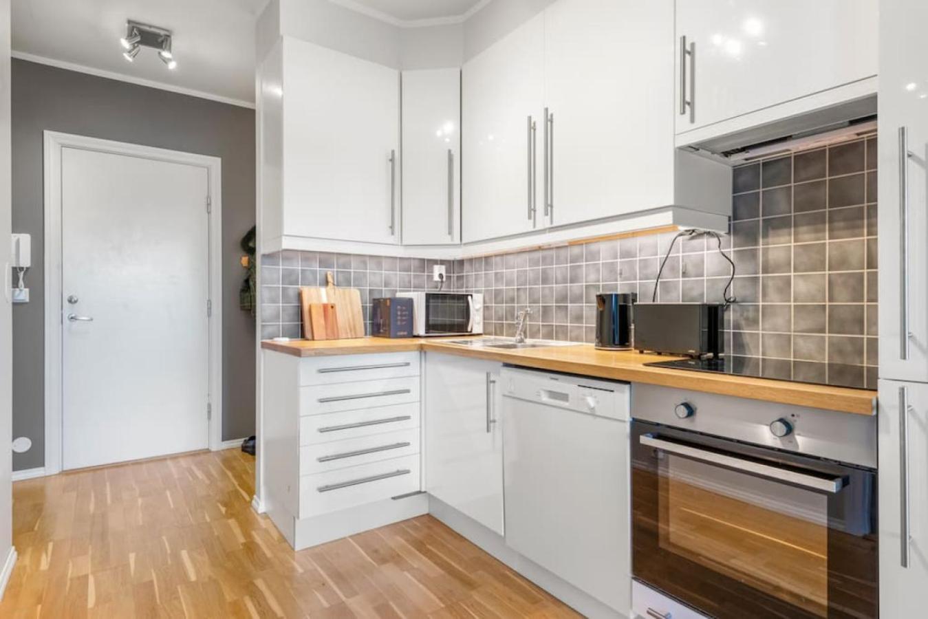 Dinbnb Calm Surroundings In Sandviken Apartamento
