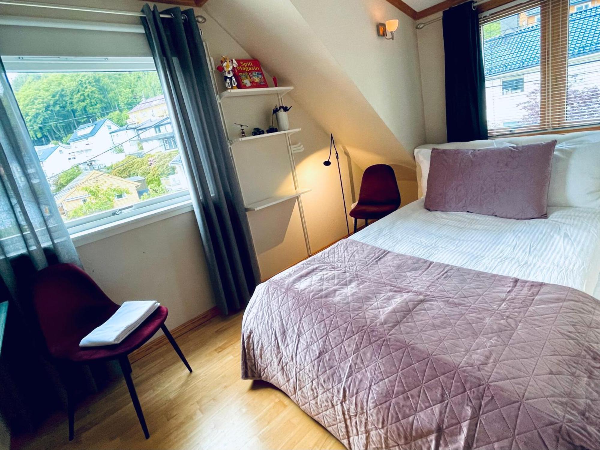 Apartment Feels Like -free Parking -attractive Location