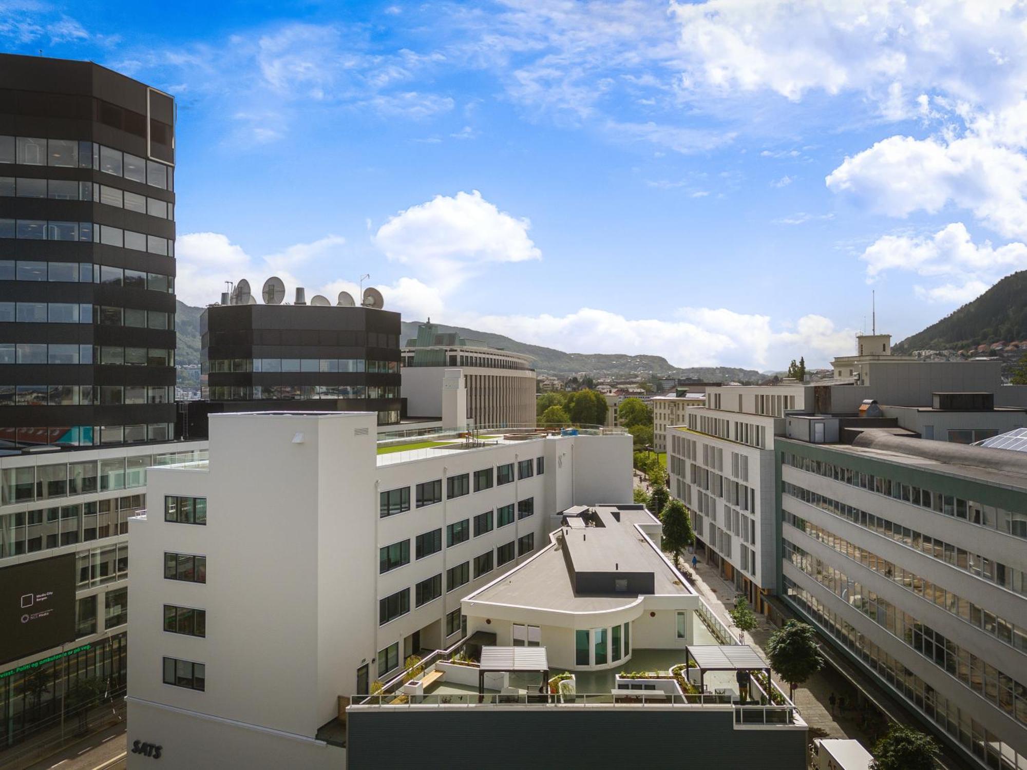 L Urban - Spacious With Private Terrace Apartment