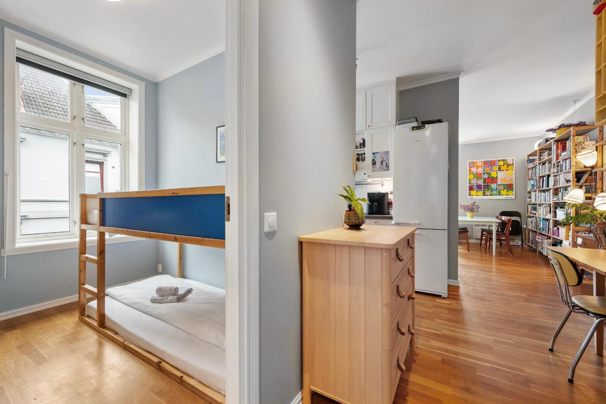 Centrally Located With Balcony Apartment *