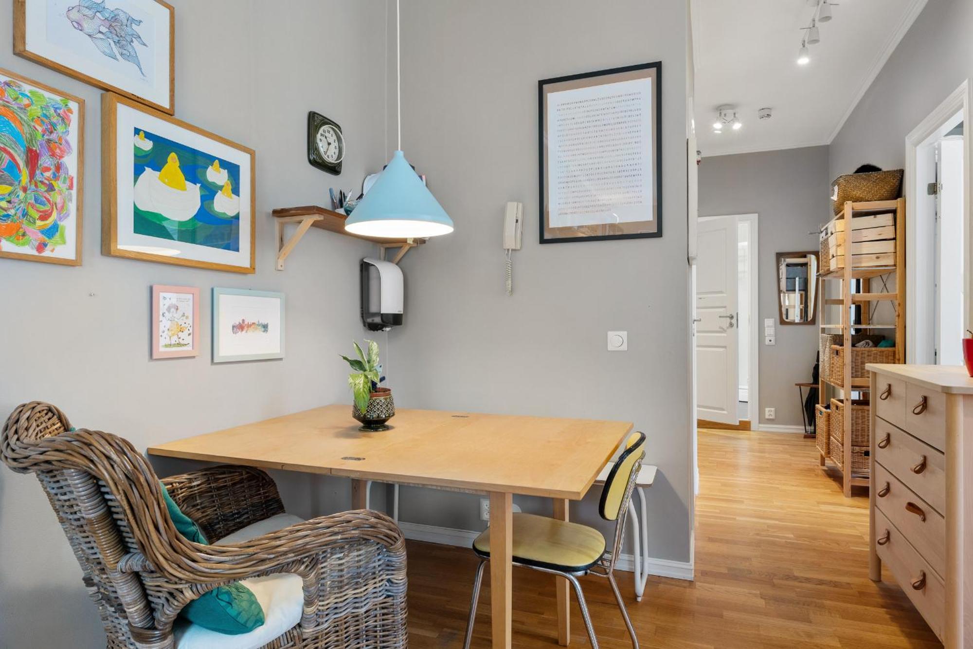 Centrally Located With Balcony * Bergen