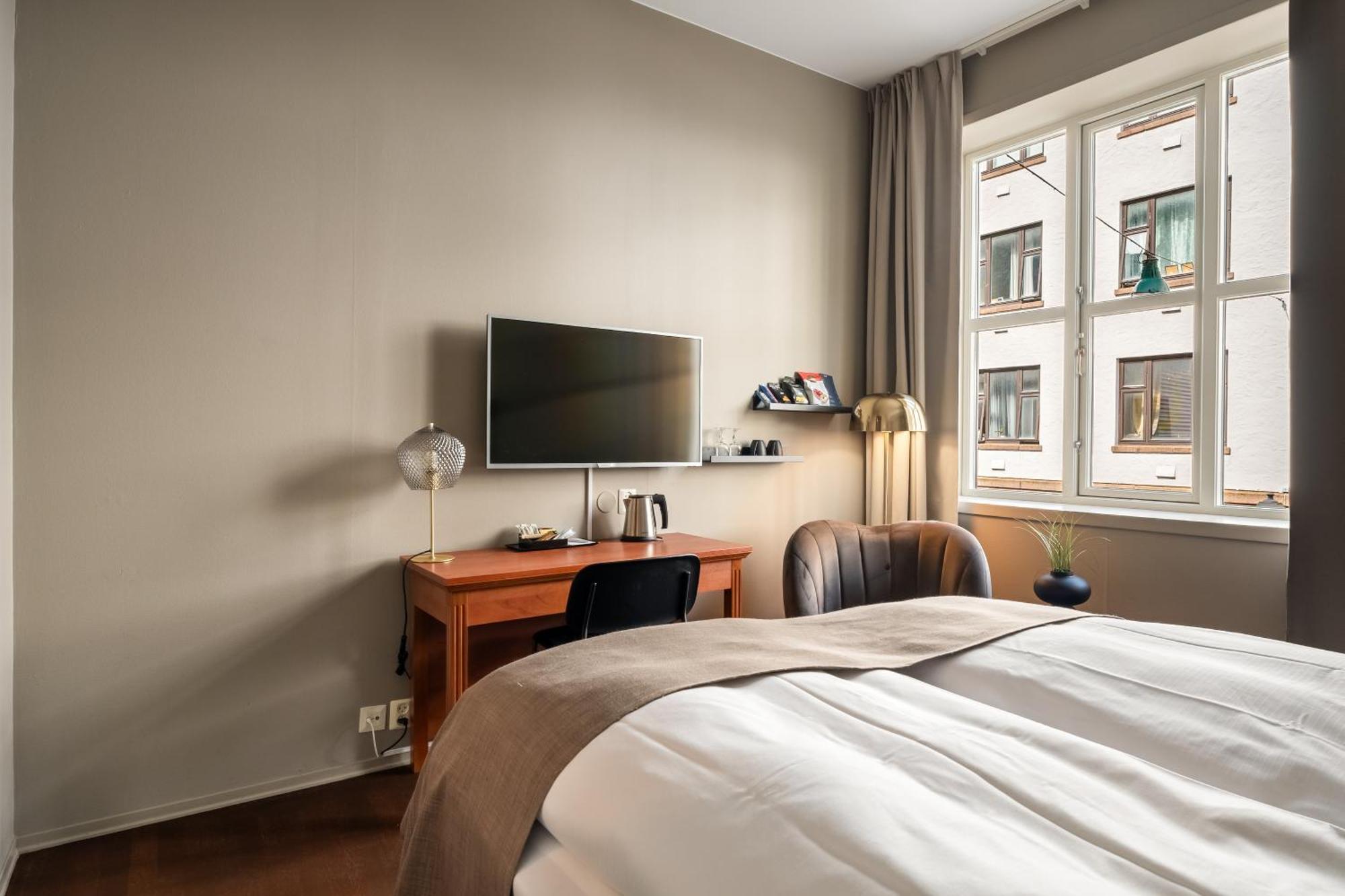 Clarion 4*