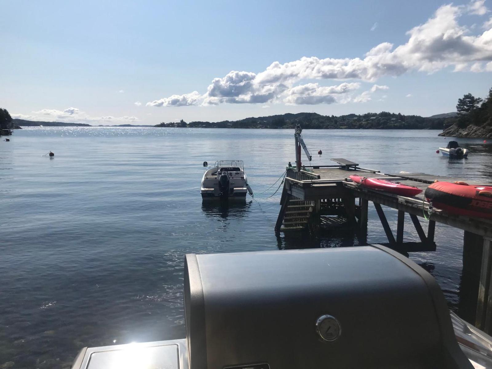 Villa Nydelig Ved Sjoen Med Oppvarmet Basseng *