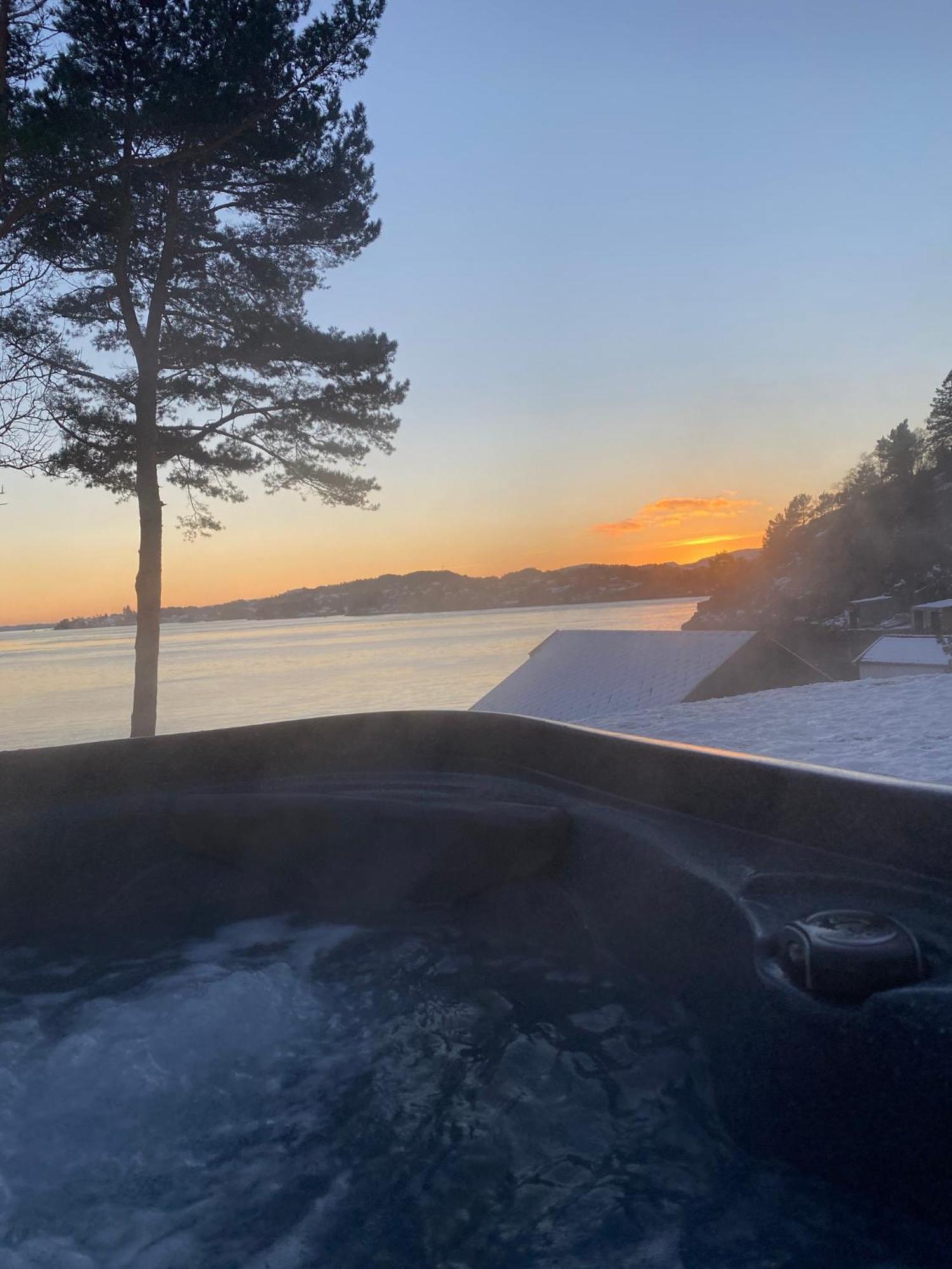 Nydelig Ved Sjoen Med Oppvarmet Basseng * Bergen