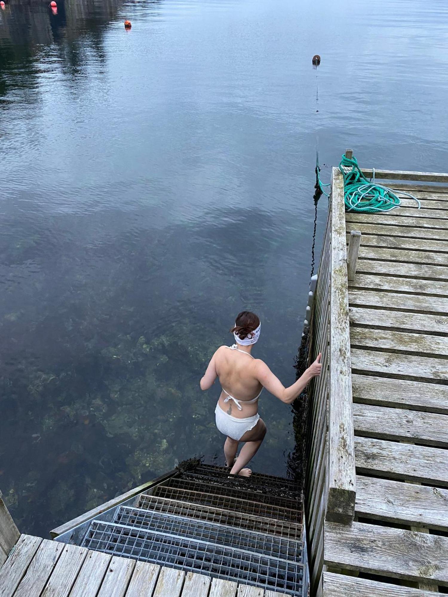 Nydelig Ved Sjoen Med Oppvarmet Basseng Bergen