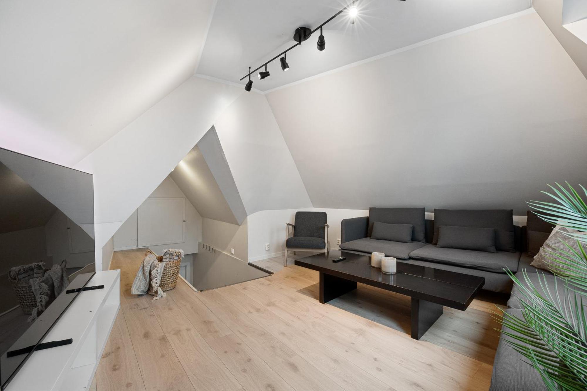 Apartment 100sqm 5br Behind Bryggen - King Beds - Family Friendly *