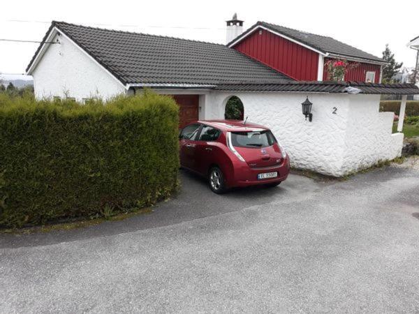 Idyllic House&garden, Urban&quiet Area, Free Car Parking * Bergen