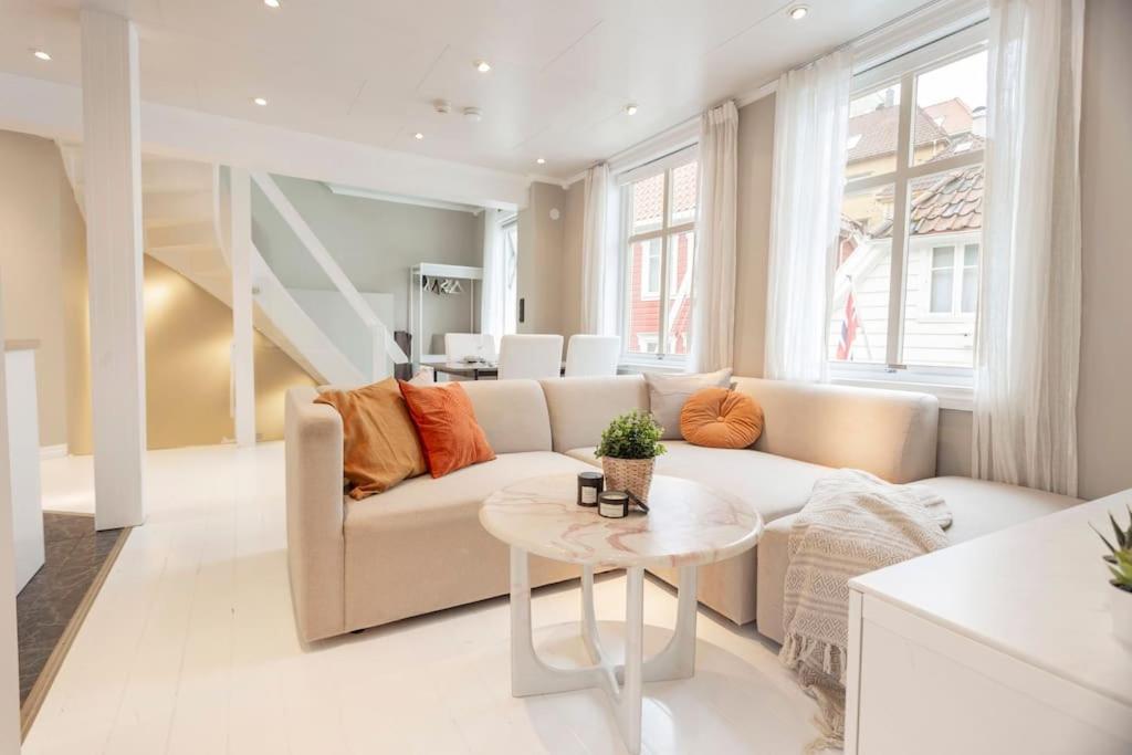 New! Modern Floor In Historic Area! *