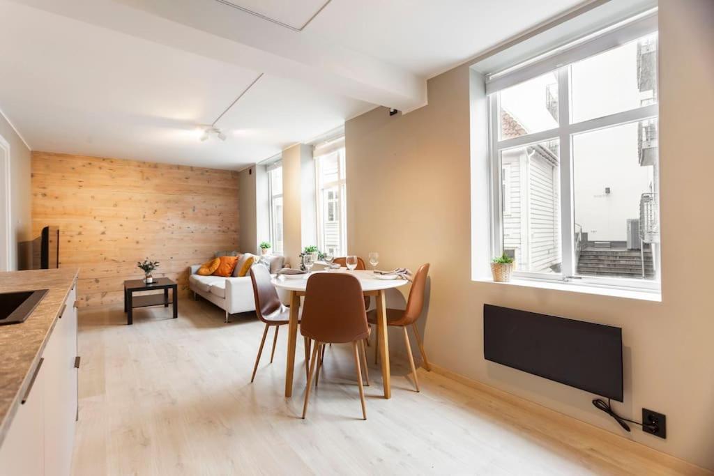New! Modern In Historic Area Of Bergen! * Bergen