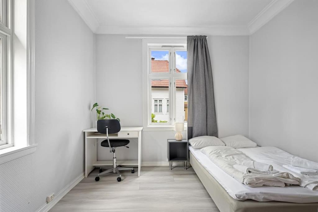 The Red House - Affordable Living In Center * Bergen