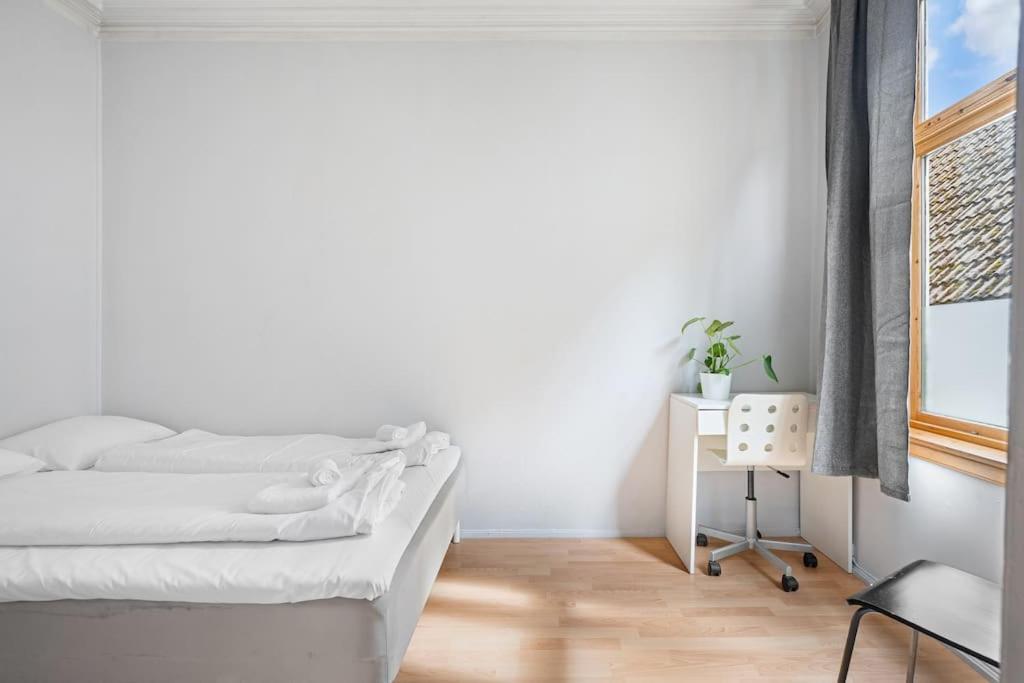 The Red House - Affordable Living In Center Apartment Bergen