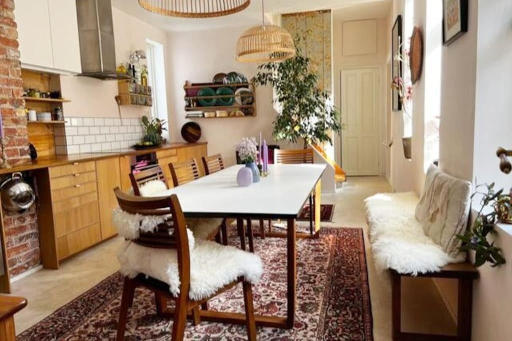 Apartment Spacious Historical Art Oasis In The Center Bergen