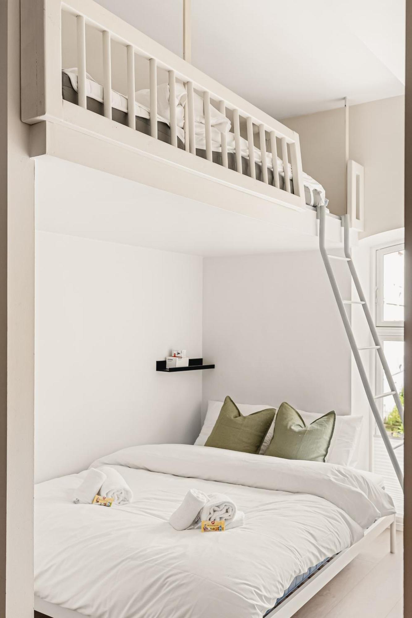 Dinbnb I Historical Building I 50m To Museum Apartment