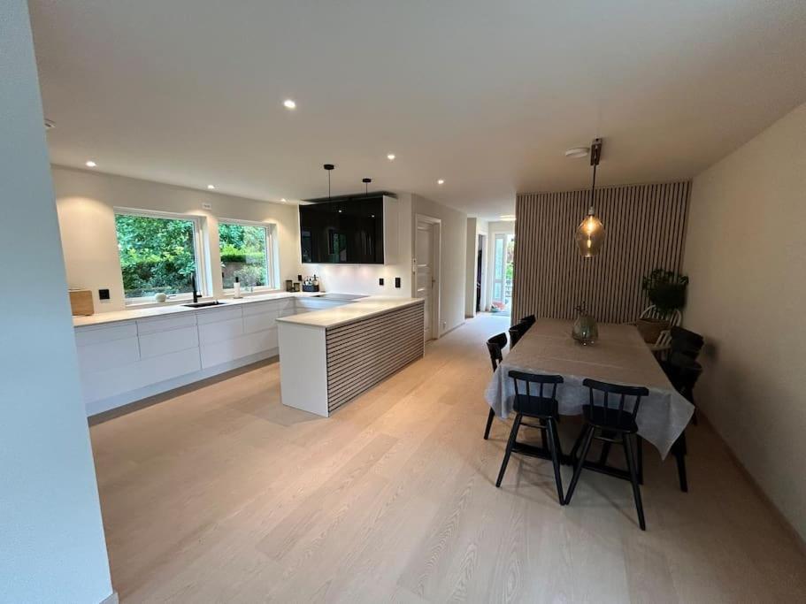 Large With A Lovely Garden, Perfect For Families!