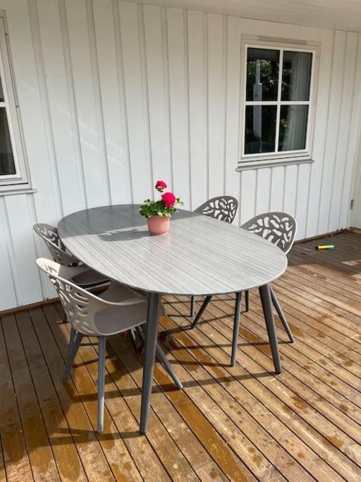 Large With A Lovely Garden, Perfect For Families! Villa Bergen
