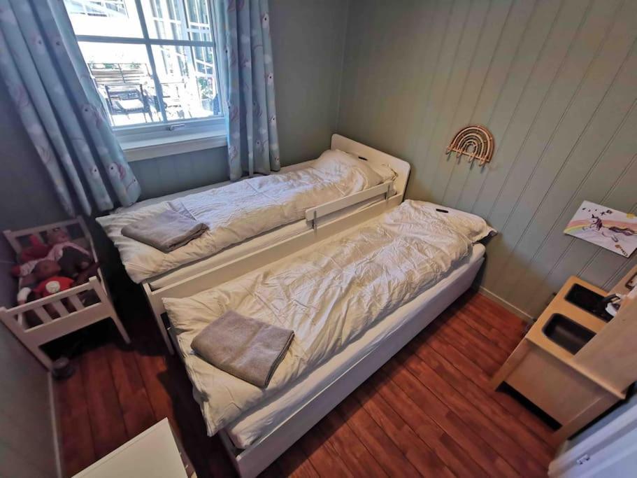 Large With A Lovely Garden, Perfect For Families! Villa *