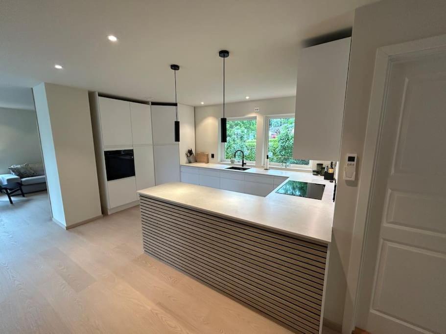 Large With A Lovely Garden, Perfect For Families! Villa