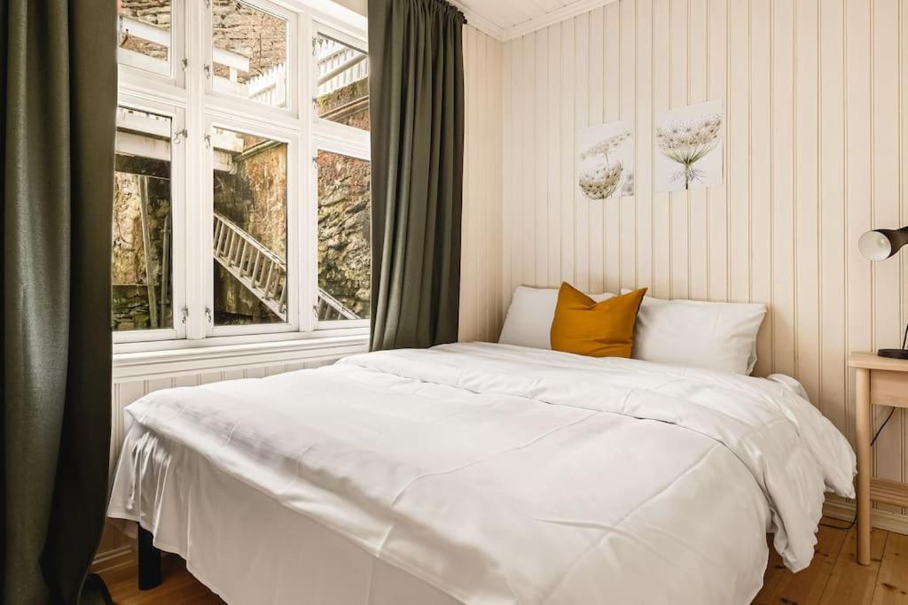 Nydelig Hus Med Privat Hage Og Fantastisk Utsikt Over Fisketorget, Bryggen Og Sentrum Apartment *
