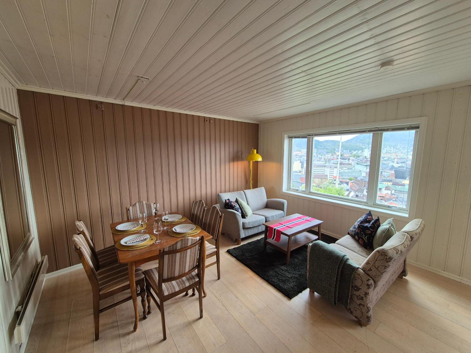 Nydelig Hus Med Privat Hage Og Fantastisk Utsikt Over Fisketorget, Bryggen Og Sentrum * Bergen