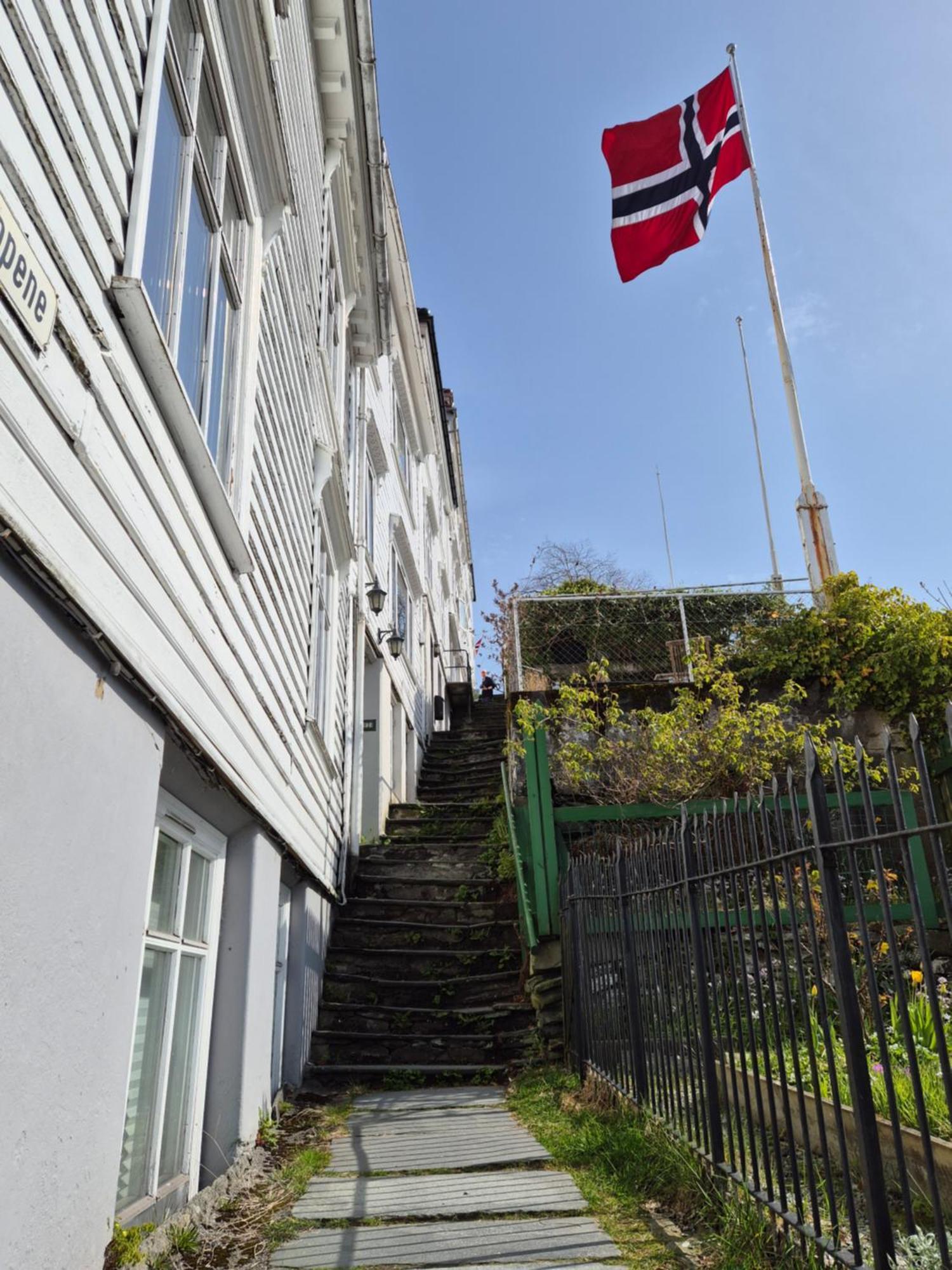 Nydelig Hus Med Privat Hage Og Fantastisk Utsikt Over Fisketorget, Bryggen Og Sentrum Bergen