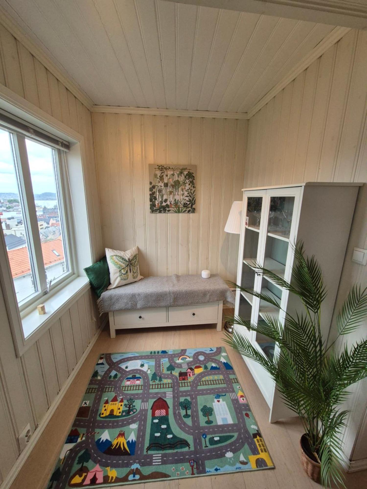 Nydelig Hus Med Privat Hage Og Fantastisk Utsikt Over Fisketorget, Bryggen Og Sentrum Apartment