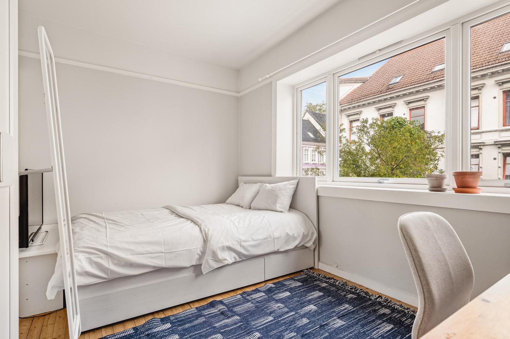 Căn hộ 350m To I Tv & Workspace In Every Room! Bergen