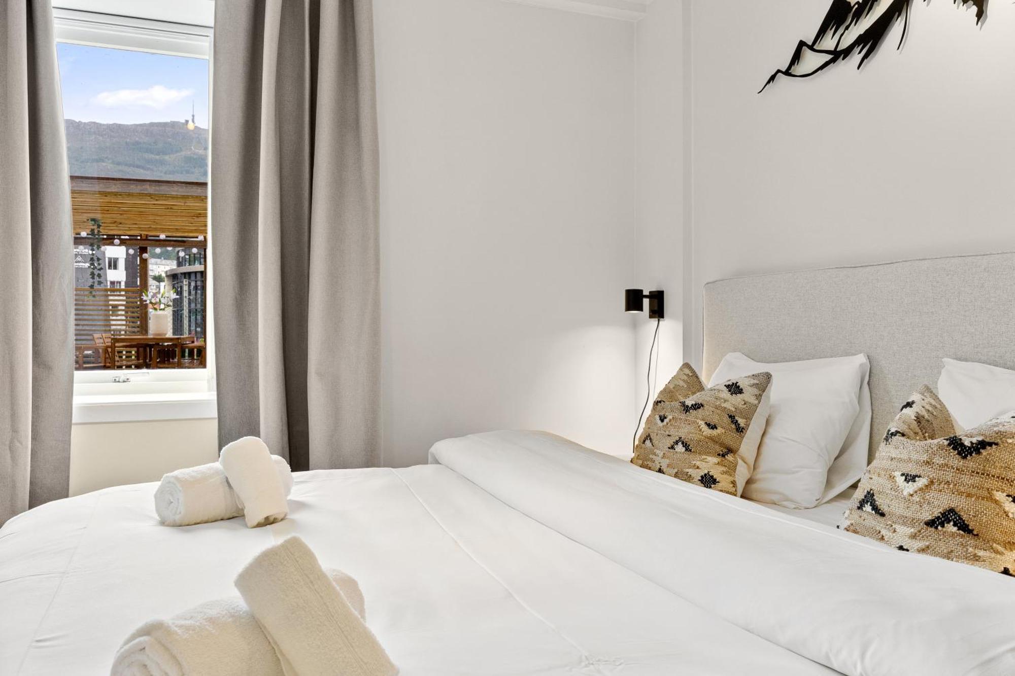 Pergola - Free Parking - 5 Min Walk To Facilities *