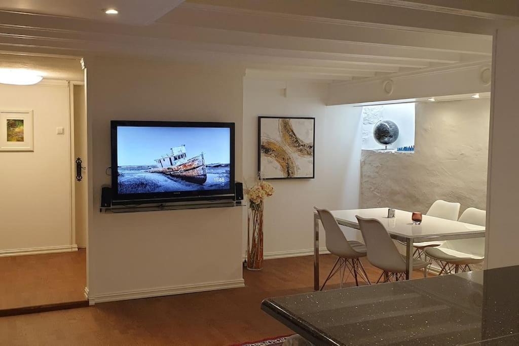 Apartment Lovely Big Unit With A Fantastic View
