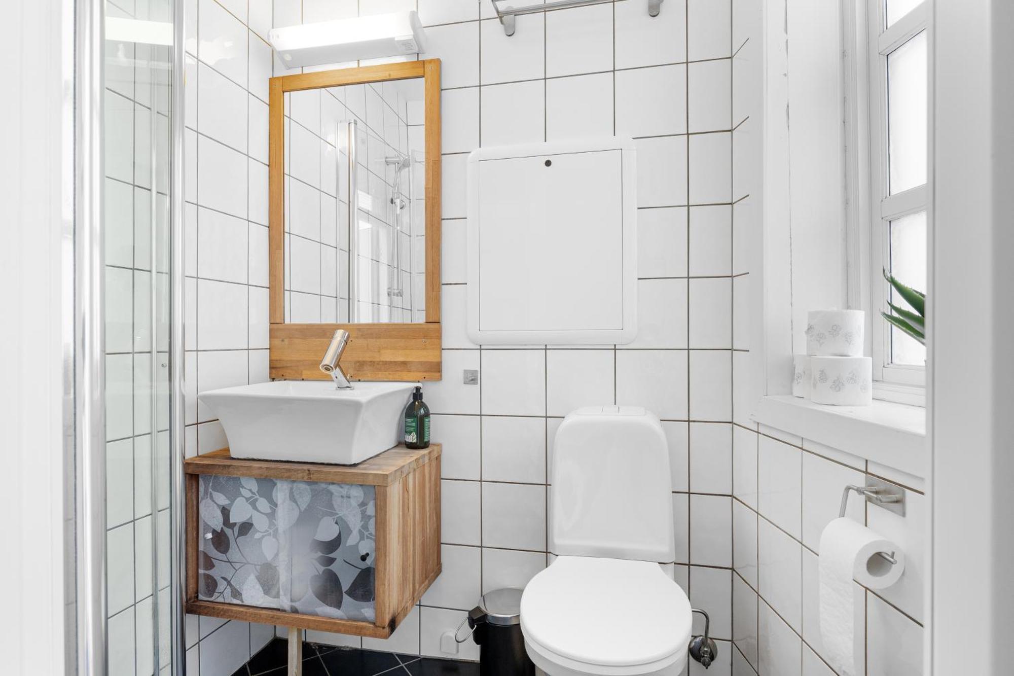 Homerentals - Behind Bryggen & Historic Cobblestone Streets - 2 Floor Renovated From February 2025 *