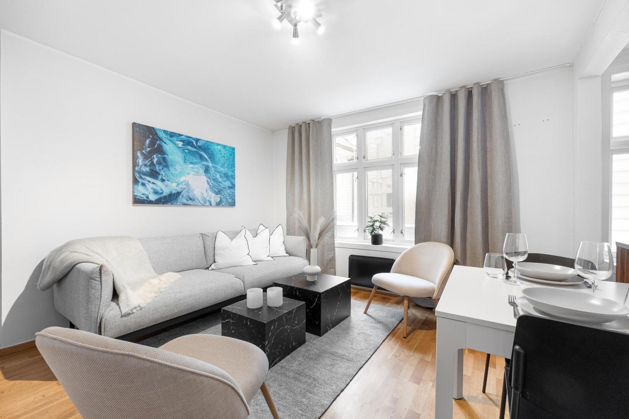 Homerentals - Behind Bryggen & Historic Cobblestone Streets - 2 Floor Renovated From February 2025 *