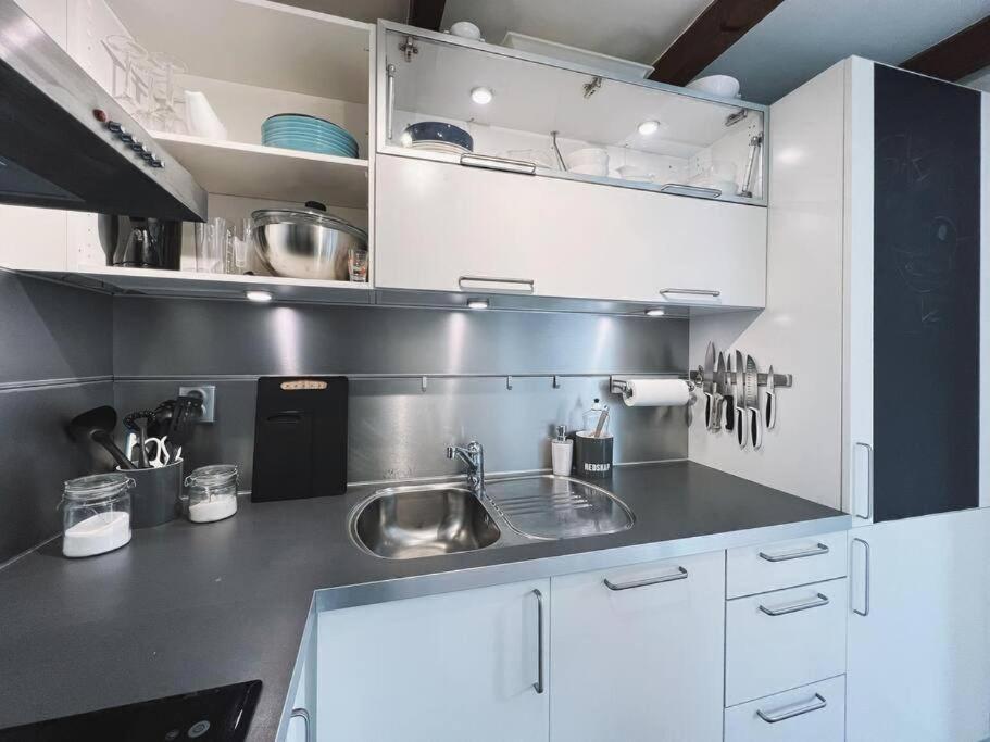 Căn hộ With Loft & Window Balcony, Free Parking Bergen