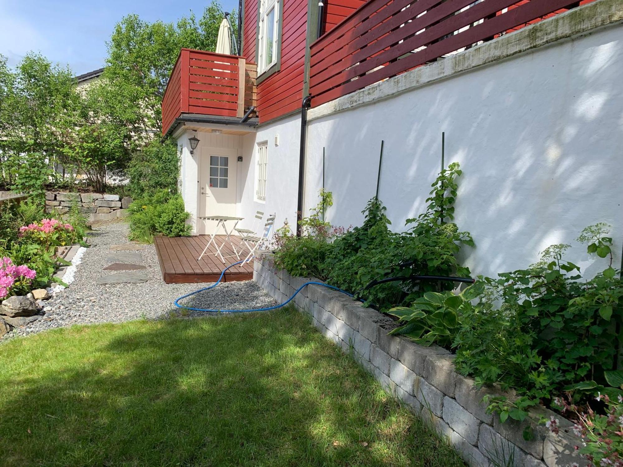 Moderne Og Fullt Utstyrt 3-rom Hageleilighet Sentrum Naer Bergen