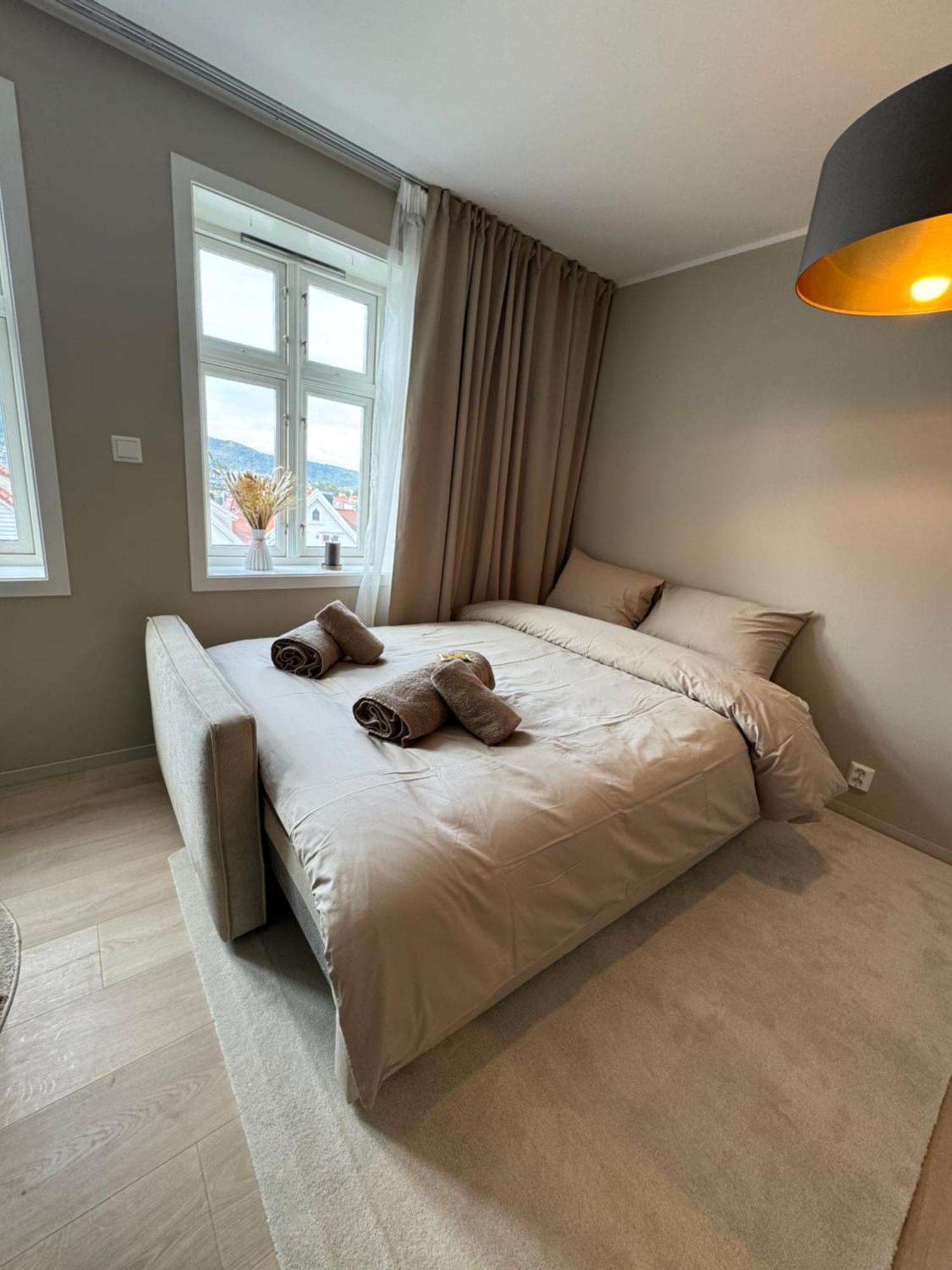 I Bergens Vakreste Gate - Nydelig Utsikt Over Innseilingen Til Bergen! * Bergen