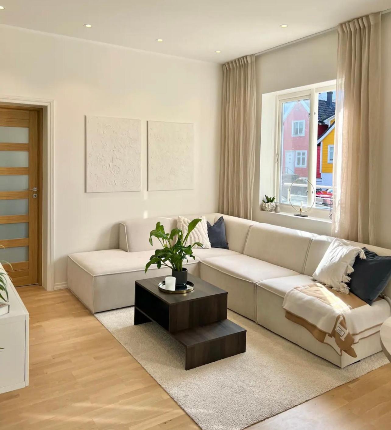 Apartment Sentrumsnaer Ved Sjoen! Fast Parkering *