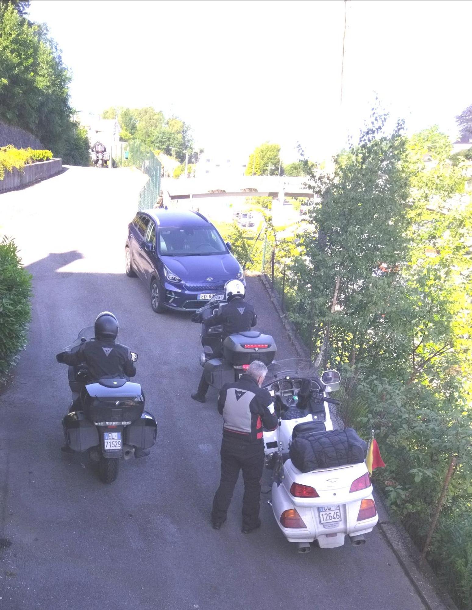 Apartment Kjellerleilighet I Fana Til Leie-med Gratis Parkering Og Mange Kollektiv Reisemuligheter Bergen