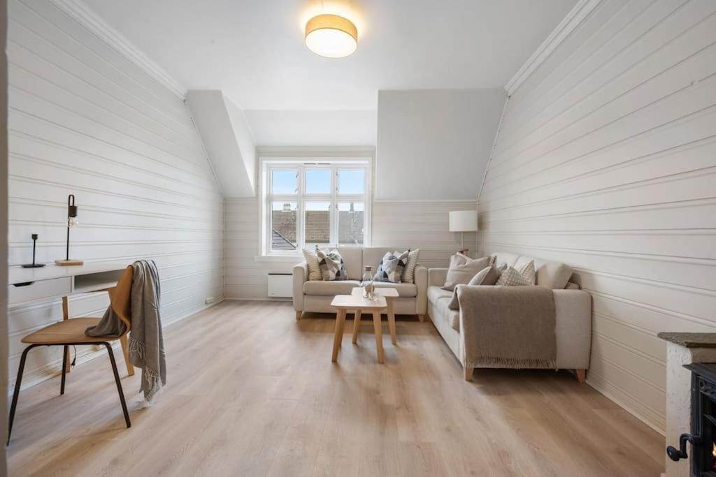 Cozy & Modern In Historic Area Of * Bergen
